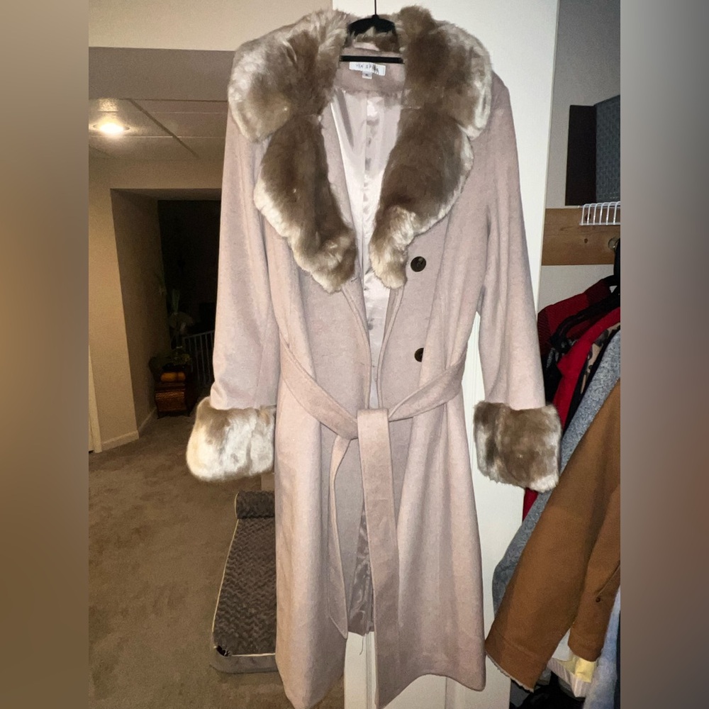 Via Spiga Tan Faux Fur Trimmed Coat